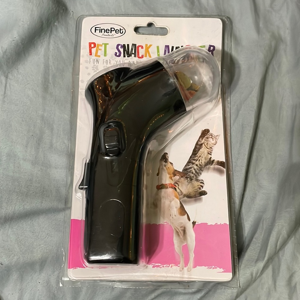 *Host Pick* Pet Snack Launcher!